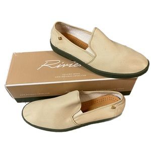 NWOT Rivieras Men’s Beige Canvas Leisure Shoe